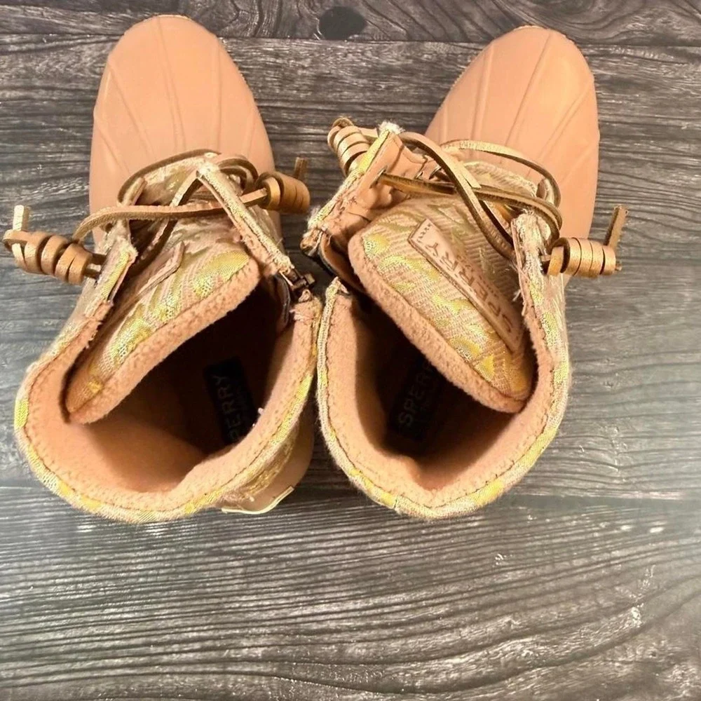 Sperry rain boots. Women's 6.5